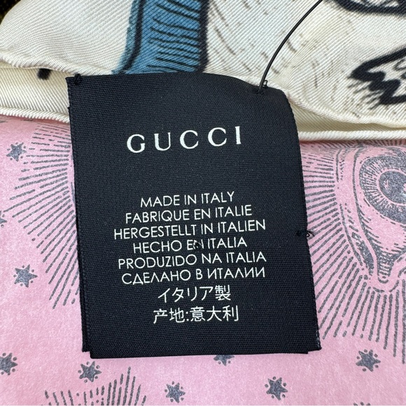 GUCCI Garden Collection Silk Scarf in Box - Picture 8 of 9